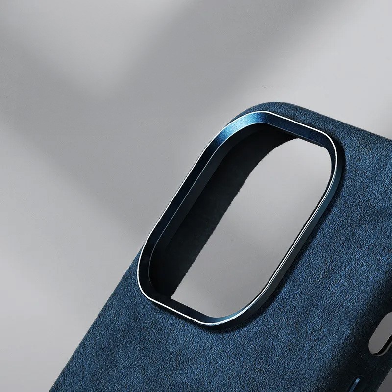 Husa Clasica MagSafe Iphone 15 Plus -Alcantara - Maro - 2 | YEO
